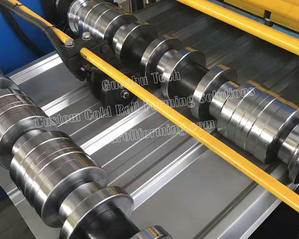 step-tile-forming-roller-die-closeup.jpg