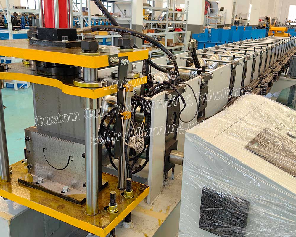 half-round-gutter-roll-forming-machine-guosu.jpg