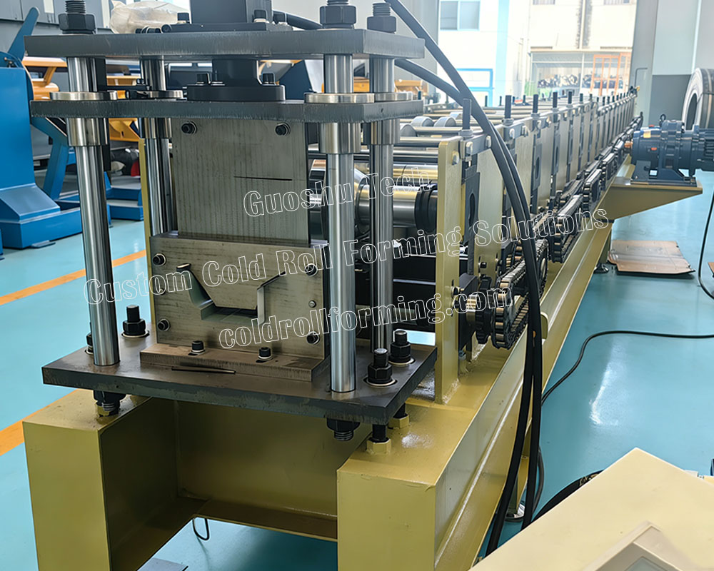 k-style-gutter-roll-forming-machine-guosu.jpg